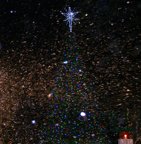 Falling snow providied by Zigmont Magic FX