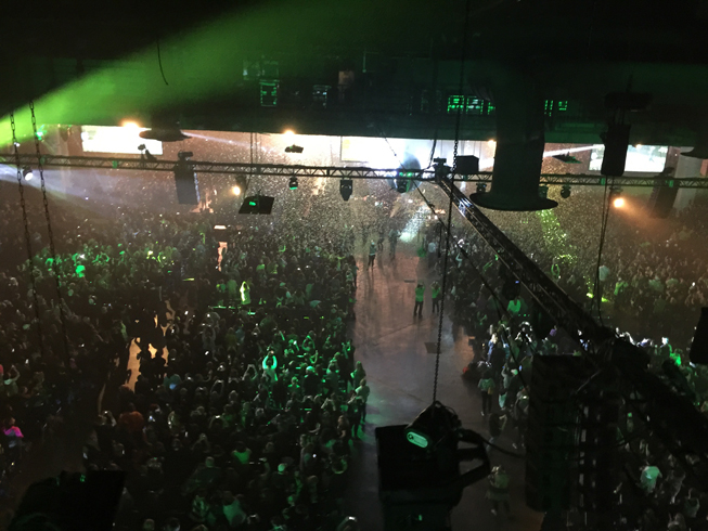confetti blowers at a sale cobention
