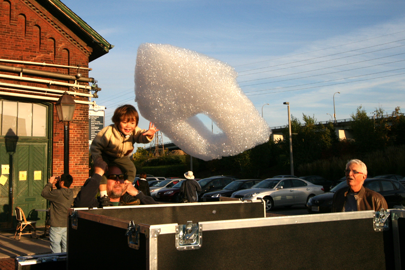 Designer Creates Artificial Cloud that Lets Travelers Float Among Real  Clouds - Environment - InfoNIAC - Latest Inventions